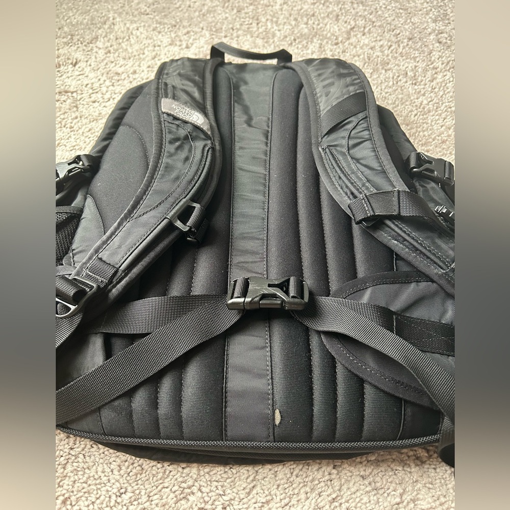 The North Face Recon Backpack - Picture 4 of 10